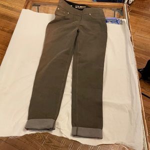 Slimming stretch denim pants